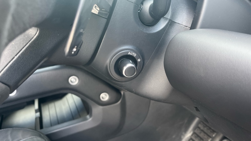 Used Land Rover Defender 2024 for sale - 76146025: Photo 46