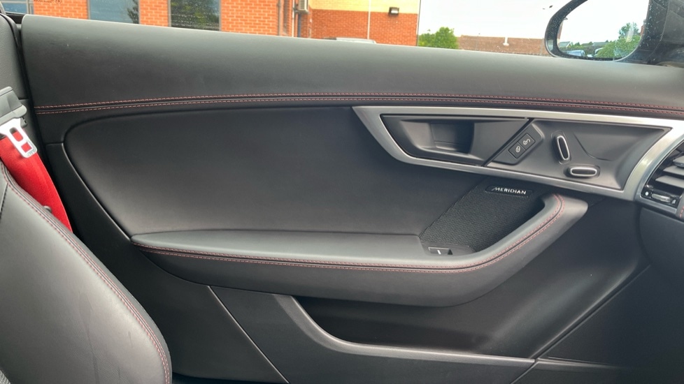 Used Jaguar F-Type 2020 for sale - 76447258: Photo 40