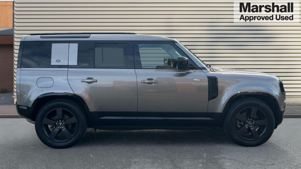 Used Land Rover Defender 2021 for sale - 77025357: Photo 2