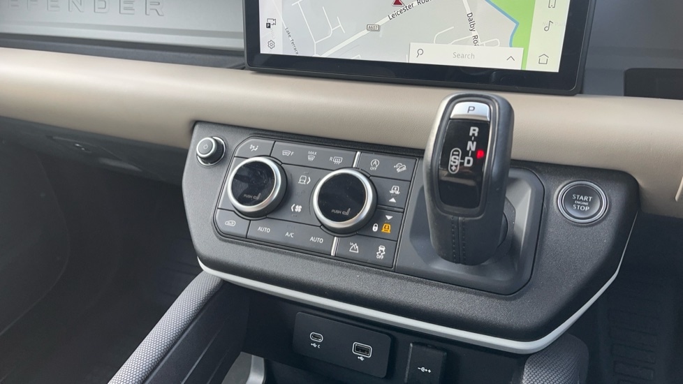 Used Land Rover Defender 2021 for sale - 77025357: Photo 27