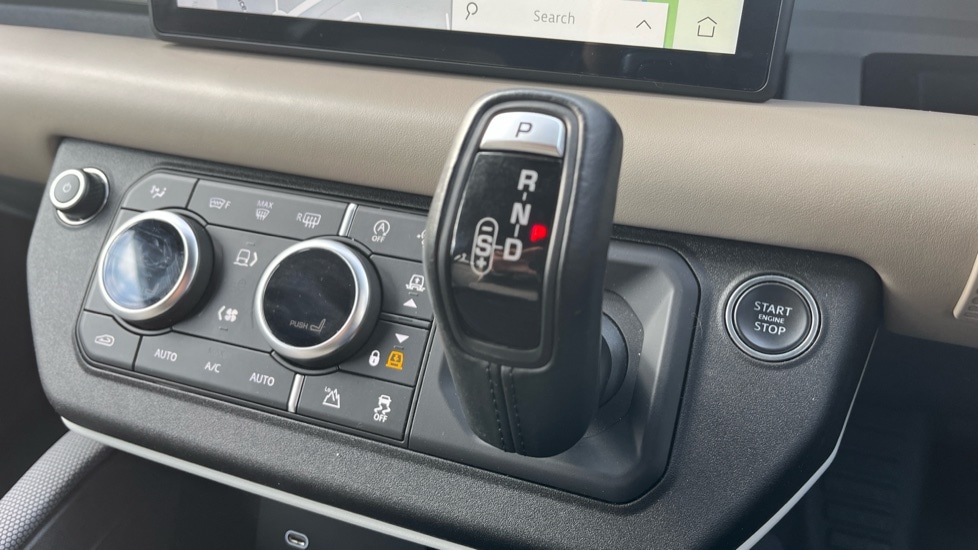 Used Land Rover Defender 2021 for sale - 77025357: Photo 28