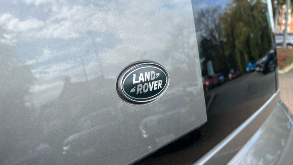 Used Land Rover Defender 2021 for sale - 77025357: Photo 41