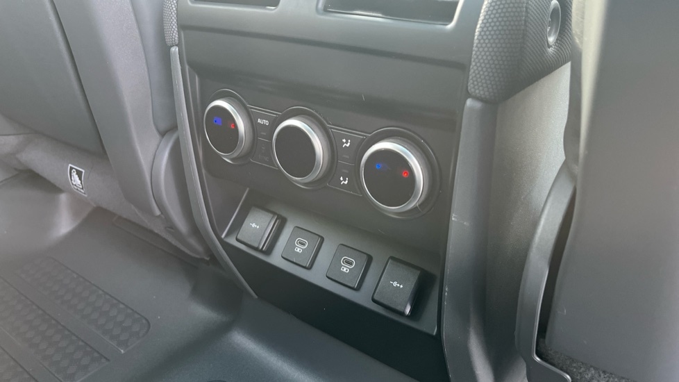 Used Land Rover Defender 2021 for sale - 77025357: Photo 47