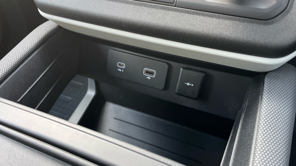 Used Land Rover Defender 2021 for sale - 77025357: Photo 51