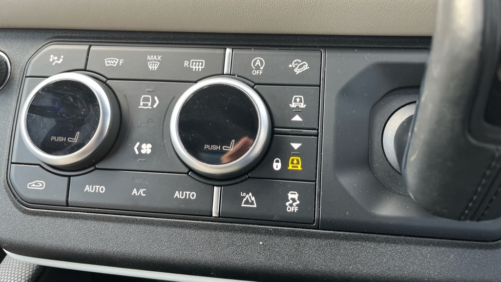 Used Land Rover Defender 2021 for sale - 77025357: Photo 57