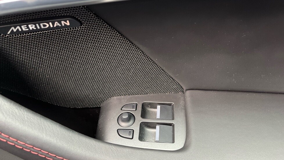 Used Jaguar F-Type 2020 for sale - 76563796: Photo 33