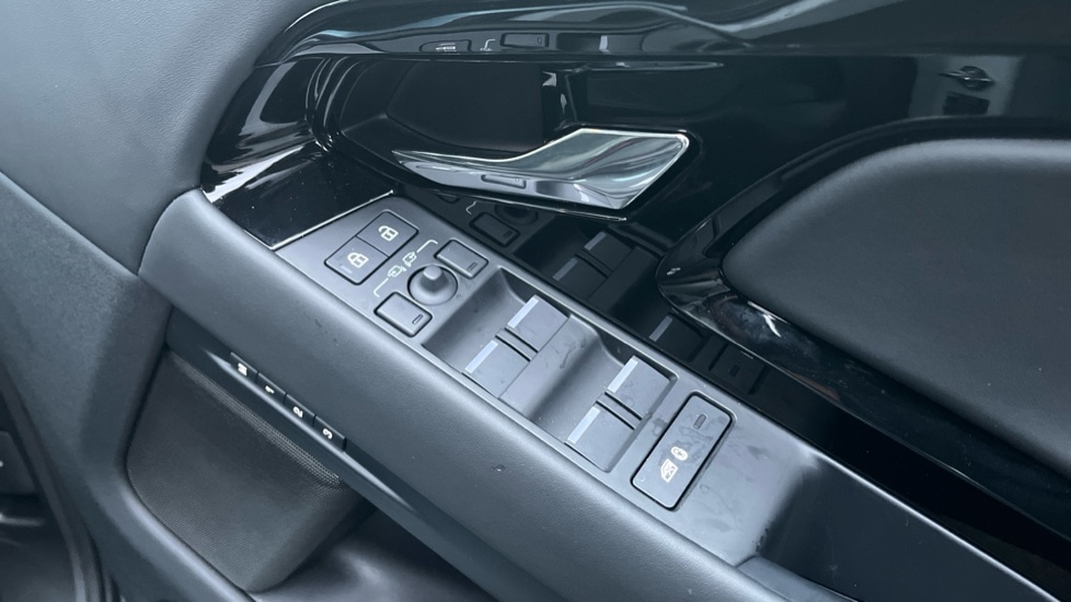 Used Land Rover Range Rover Evoque 2025 for sale - 76773060: Photo 29