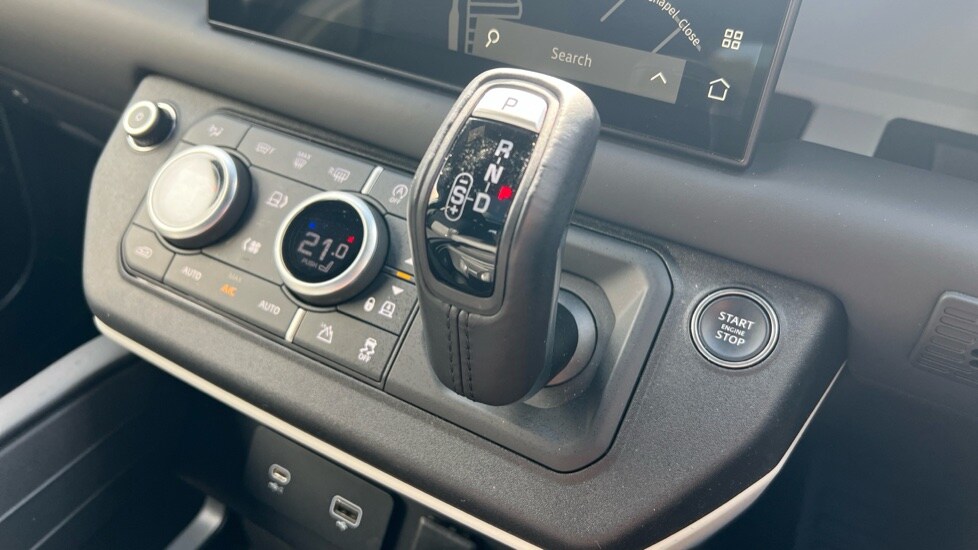 Used Land Rover Defender 2023 for sale - 76501536: Photo 13