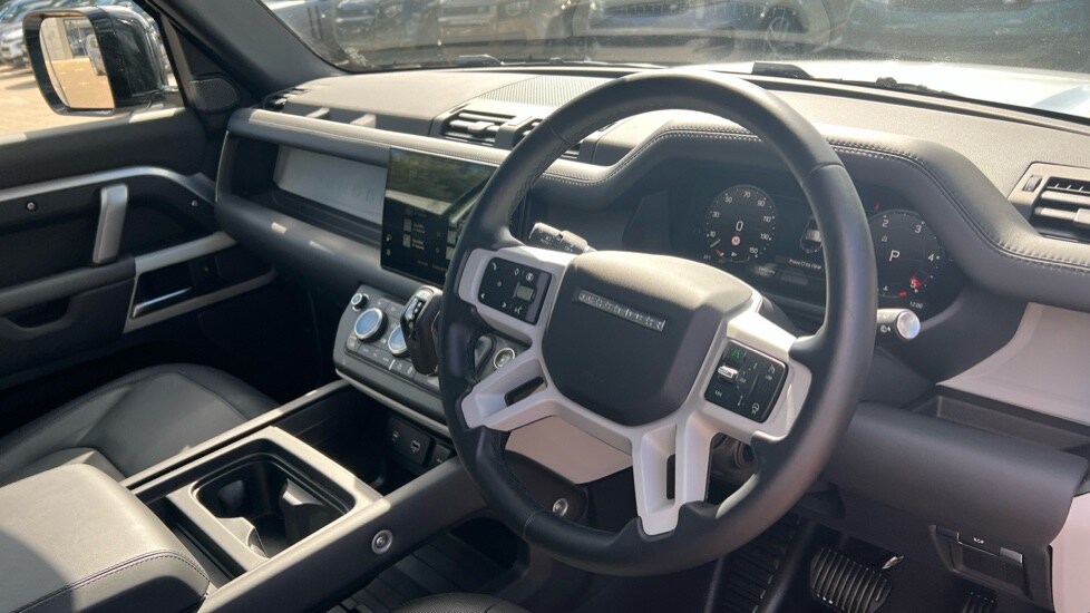 Used Land Rover Defender 2023 for sale - 76501536: Photo 28