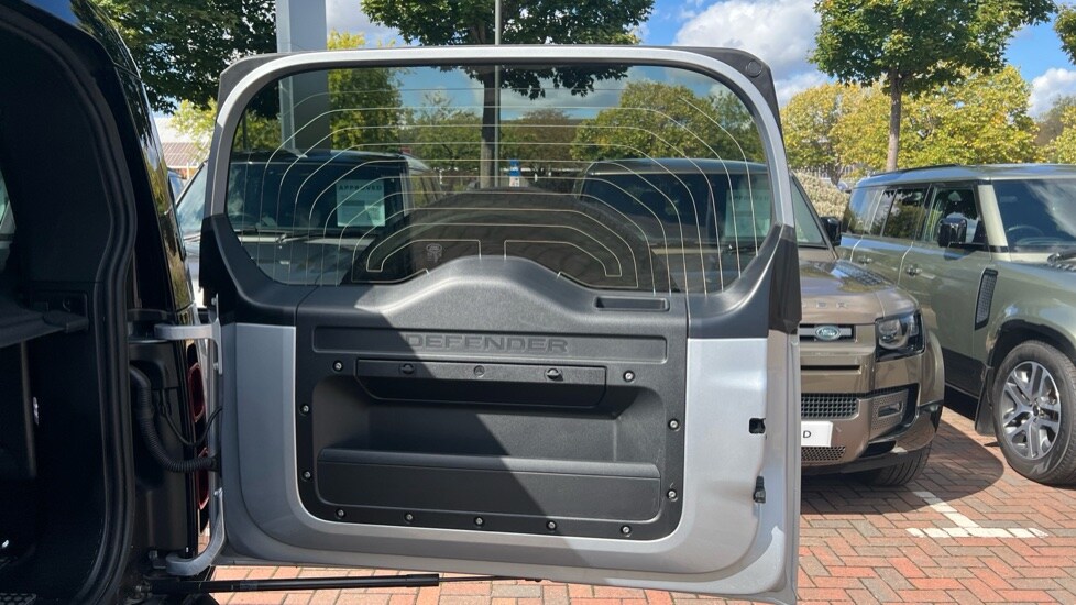 Used Land Rover Defender 2023 for sale - 76501536: Photo 36