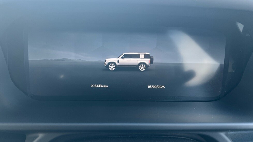 Used Land Rover Defender 2023 for sale - 76501536: Photo 43