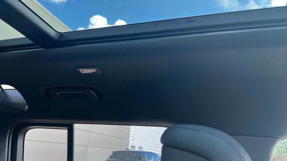 Used Land Rover Defender 2023 for sale - 76501536: Photo 47