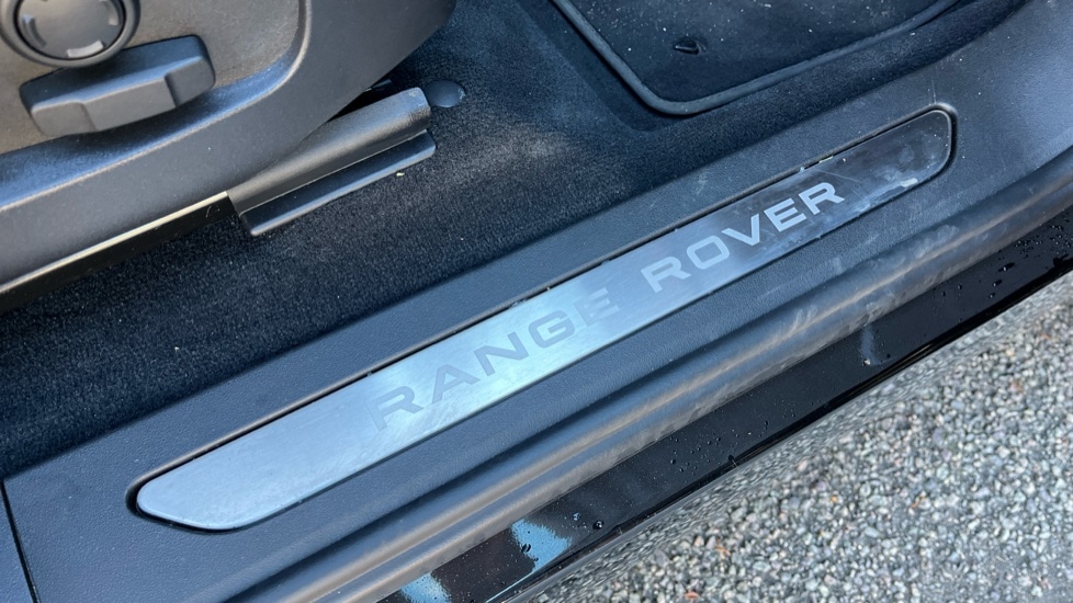 Used Land Rover Range Rover Evoque 2024 for sale - 76539846: Photo 32