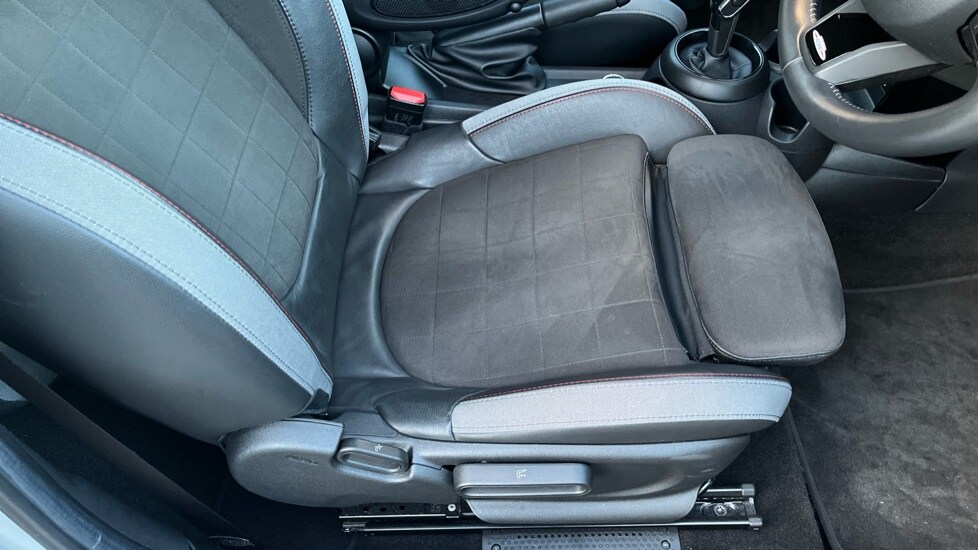 Used MINI Hatch 2021 for sale - 76766137: Photo 32