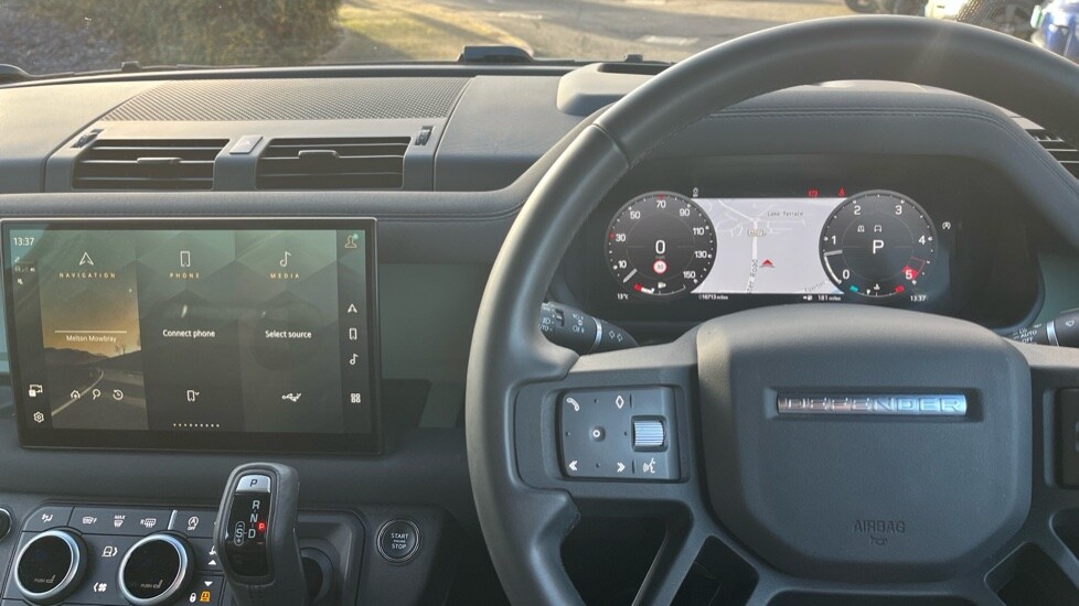 Used Land Rover Defender 2023 for sale - 76999488: Photo 12