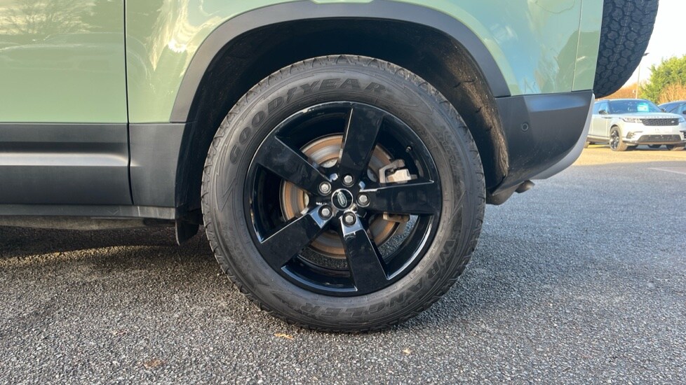 Used Land Rover Defender 2023 for sale - 76999488: Photo 18