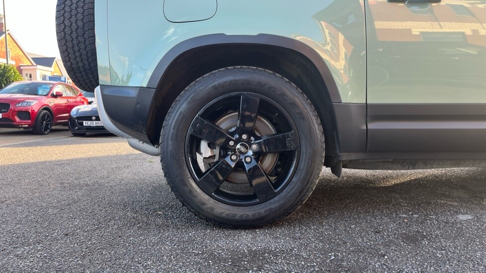 Used Land Rover Defender 2023 for sale - 76999488: Photo 19