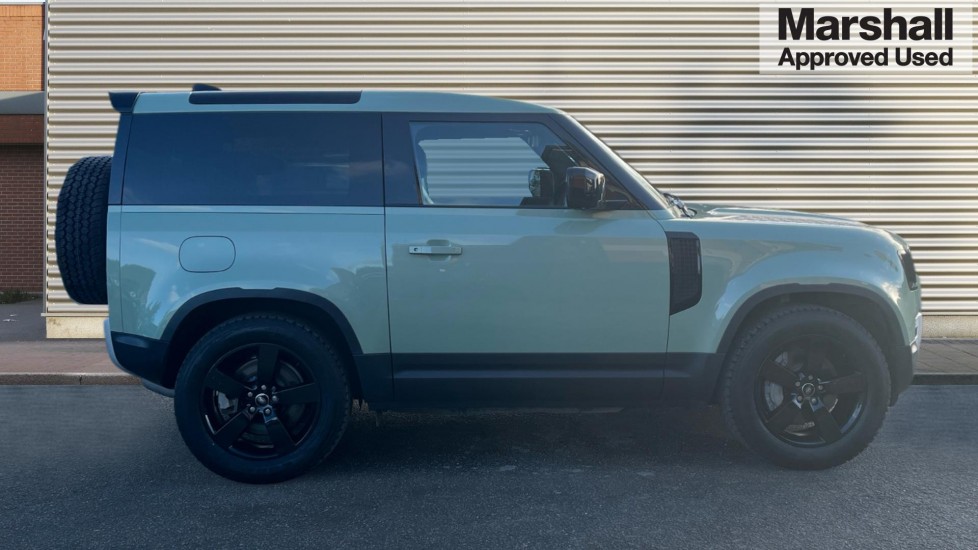 Used Land Rover Defender 2023 for sale - 76999488: Photo 2