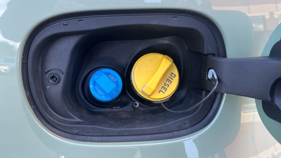 Used Land Rover Defender 2023 for sale - 76999488: Photo 21