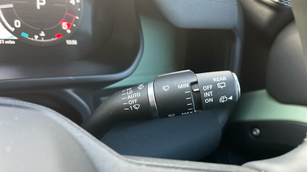 Used Land Rover Defender 2023 for sale - 76999488: Photo 24