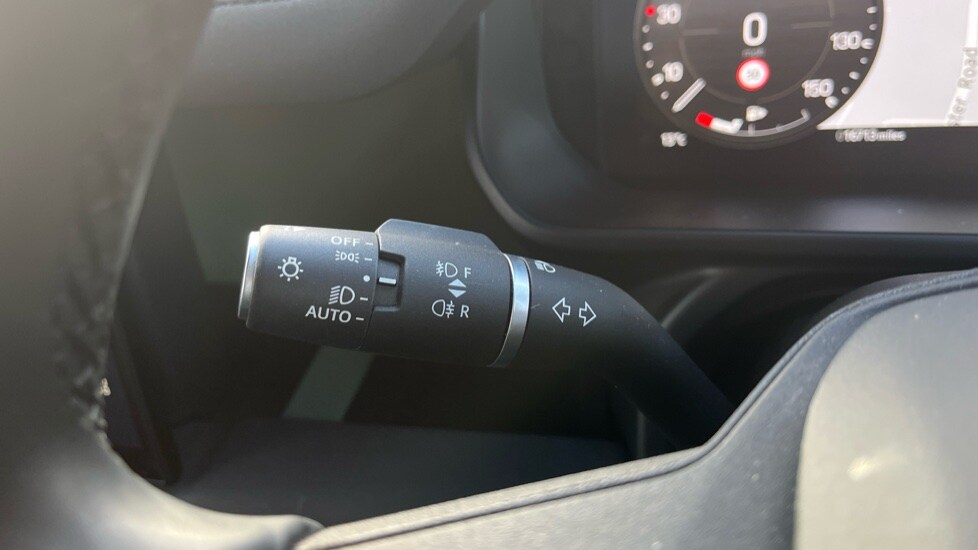 Used Land Rover Defender 2023 for sale - 76999488: Photo 25