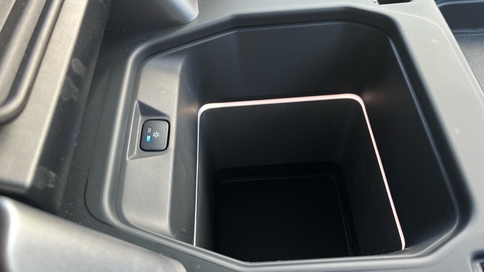 Used Land Rover Defender 2023 for sale - 76999488: Photo 44