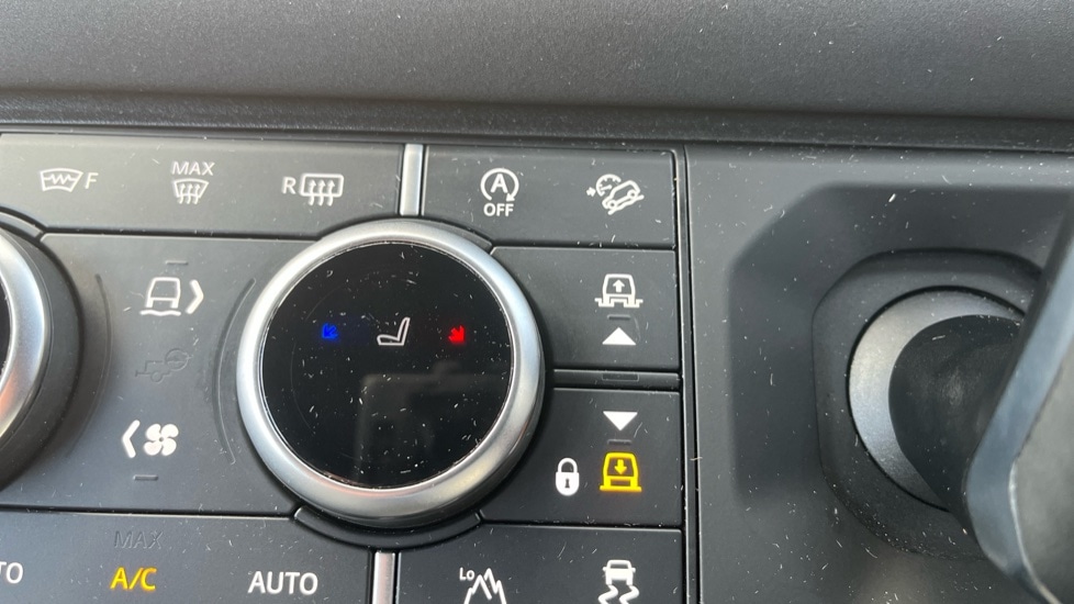 Used Land Rover Defender 2023 for sale - 76999488: Photo 46