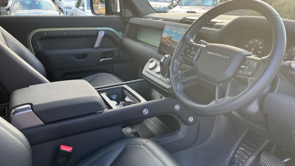 Used Land Rover Defender 2023 for sale - 76999488: Photo 9