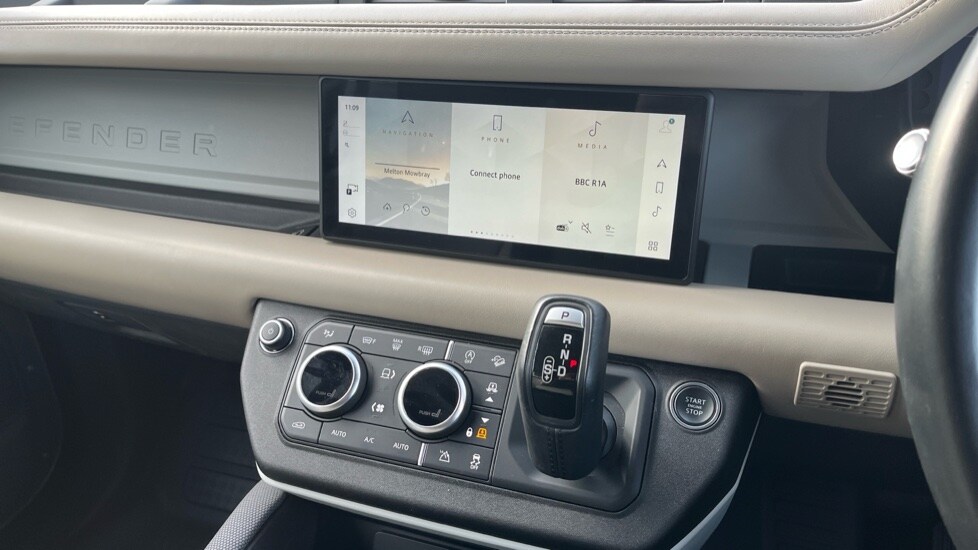 Used Land Rover Defender 2021 for sale - 76452088: Photo 12