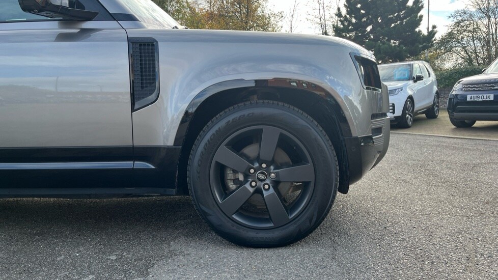 Used Land Rover Defender 2021 for sale - 76452088: Photo 17