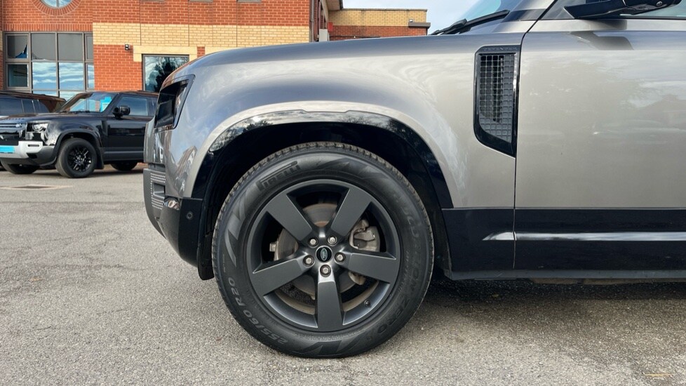 Used Land Rover Defender 2021 for sale - 76452088: Photo 20