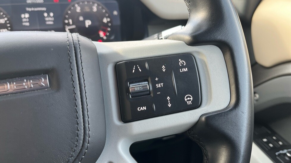 Used Land Rover Defender 2021 for sale - 76452088: Photo 21