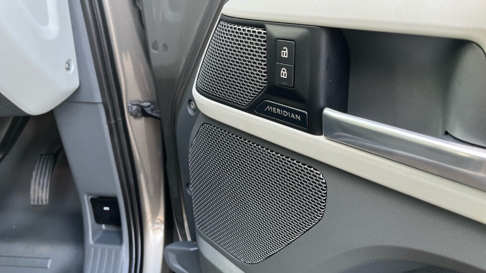 Used Land Rover Defender 2021 for sale - 76452088: Photo 29