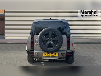 Used Land Rover Defender 2021 for sale - 76452088: Photo