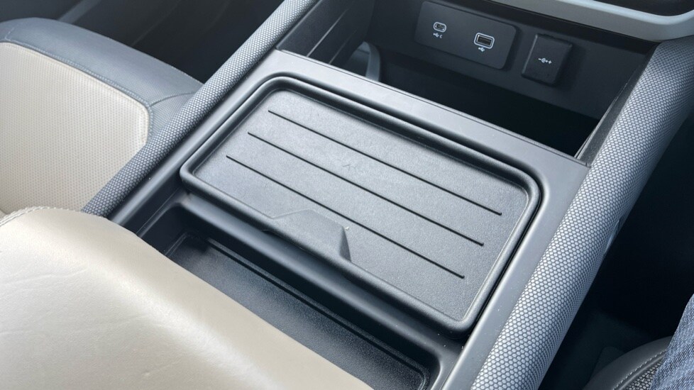 Used Land Rover Defender 2021 for sale - 76452088: Photo 52