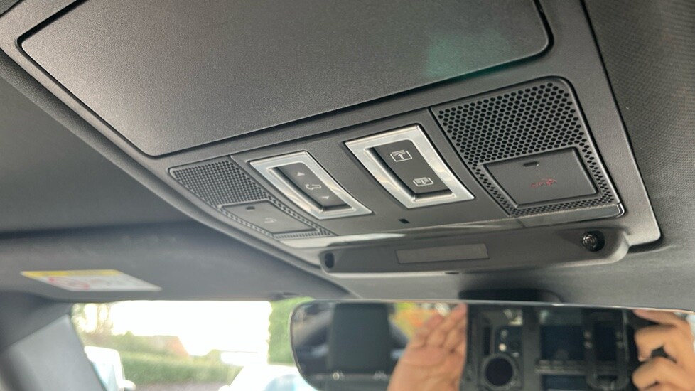 Used Land Rover Defender 2021 for sale - 76452088: Photo 53