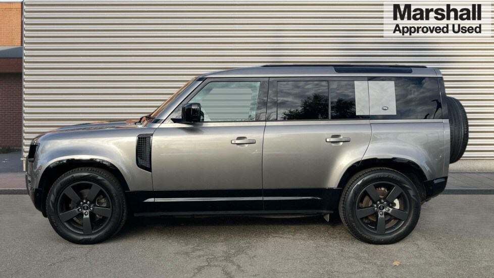 Used Land Rover Defender 2021 for sale - 76452088: Photo 6