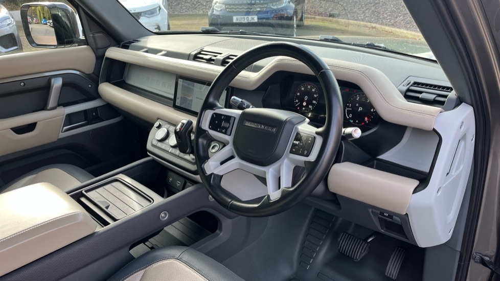 Used Land Rover Defender 2021 for sale - 76452088: Photo 9