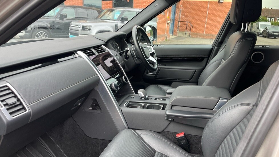 Used Land Rover Discovery 2022 for sale - 75959637: Photo 10