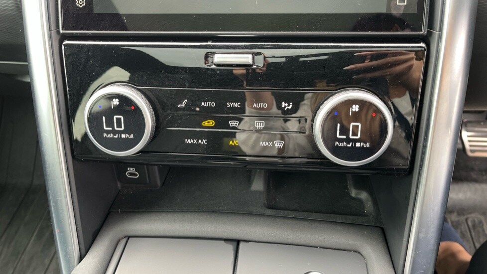 Used Land Rover Discovery 2022 for sale - 75959637: Photo 33