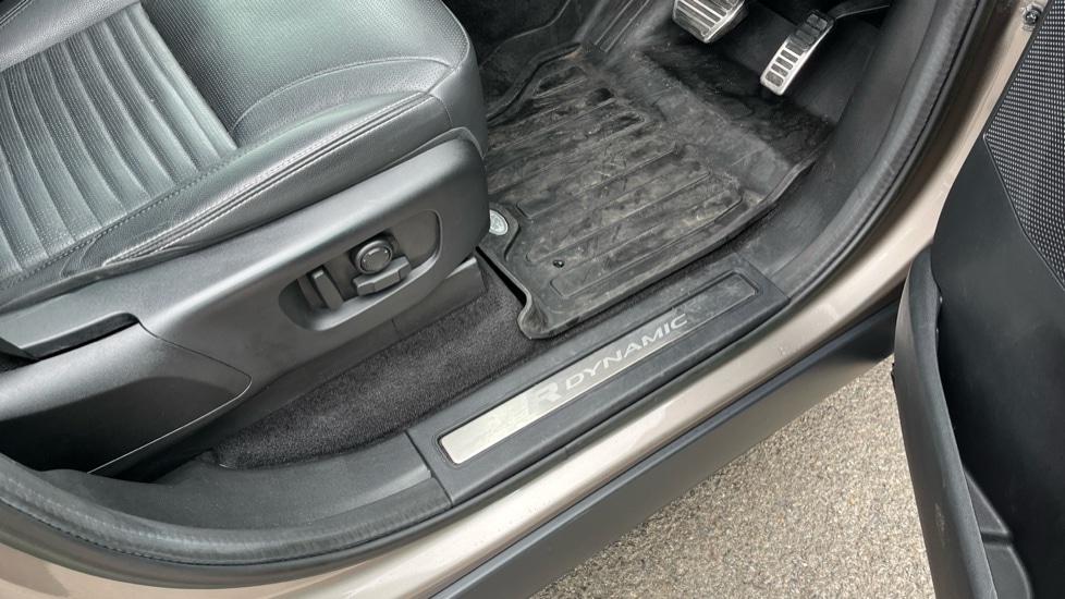 Used Land Rover Discovery 2022 for sale - 75959637: Photo 36