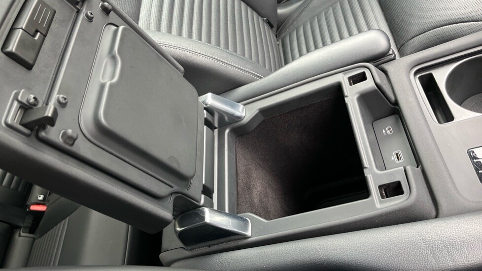 Used Land Rover Discovery 2022 for sale - 75959637: Photo 39