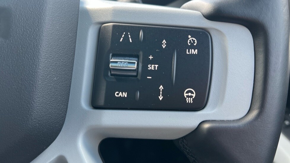 Used Land Rover Defender 2023 for sale - 76415176: Photo 42