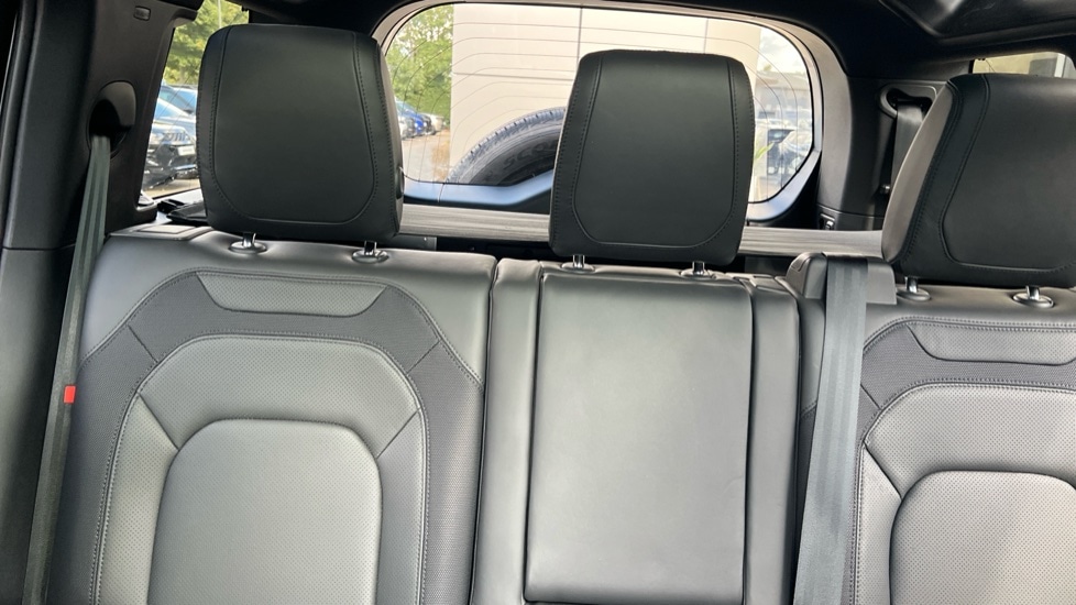 Used Land Rover Defender 2023 for sale - 76415176: Photo 46