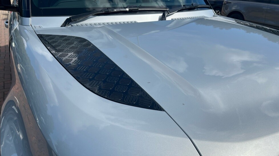 Used Land Rover Defender 2023 for sale - 76487397: Photo 23