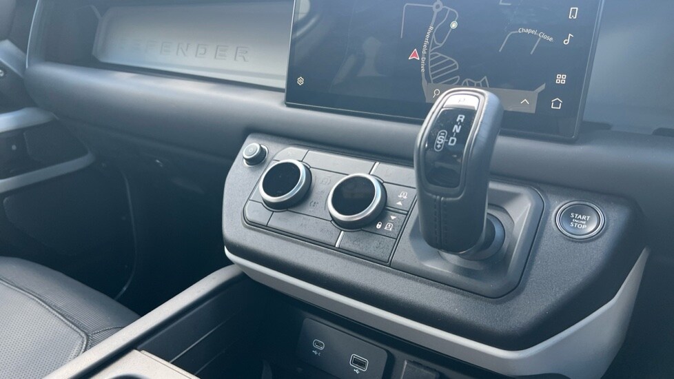 Used Land Rover Defender 2023 for sale - 76487397: Photo 40
