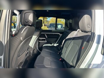 Used Land Rover Defender 2023 for sale - 76487397: Photo