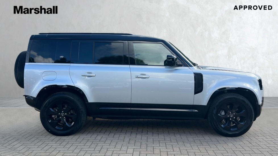 Used Land Rover Defender 2023 for sale - 76487397: Photo 5