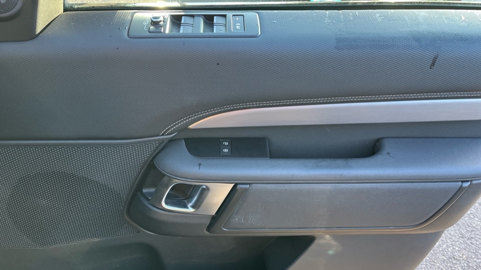 Used Land Rover Discovery 2021 for sale - 76514712: Photo 30