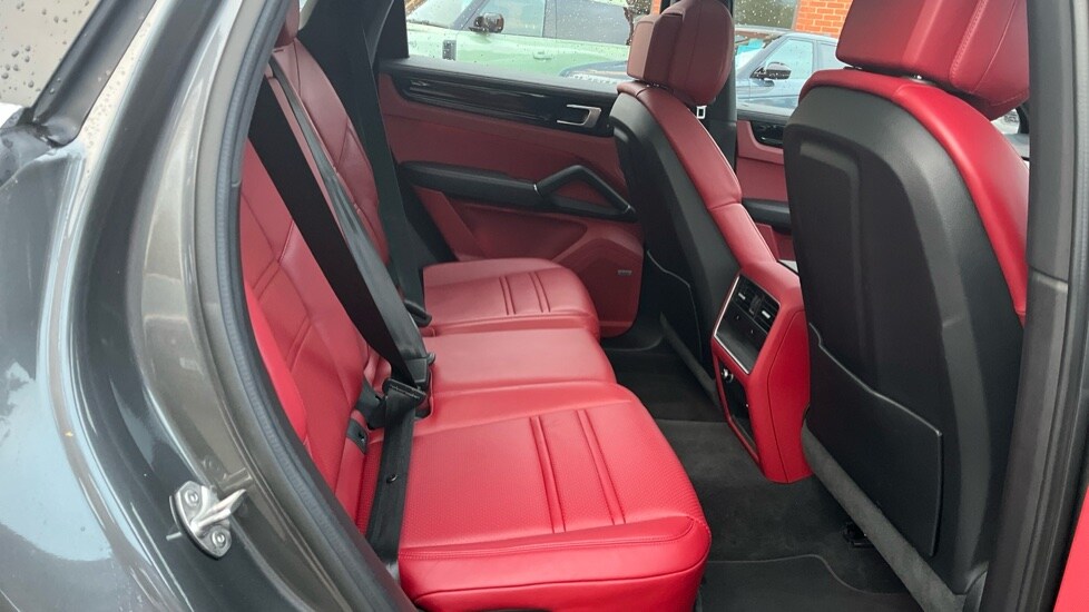 Used Porsche Cayenne 2021 for sale - 76458948: Photo 14